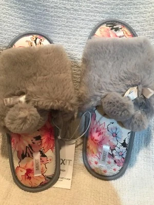 Novos chinelos femininos cinza macio com pompons e solas internas florais GG 11/12 - Imagem 1 de 2
