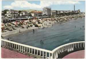 SENIGALLIA - ANCONA - HOTEL BADEZIMMER VOM KREISVERKEHR AUS GESEHEN - REISE 1962 -46044- - Bild 1 von 1