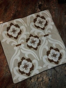 Pier 1 Imports Tan Medallion Crewel Embroidered Floral Throw Pillow Cover 18" - Picture 1 of 6