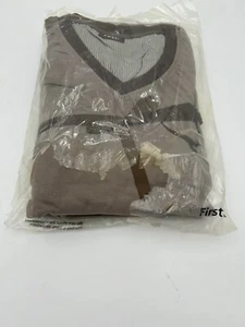 Qantas First Class Pyjamas 2012/SIZE LARGE Unused - Picture 1 of 2