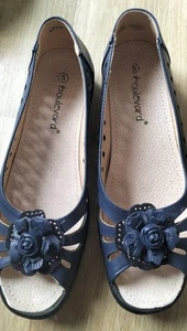 Leather Slip-On Sandals Women, Size 5 - Picture 1 of 6