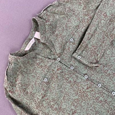 Camisa Orvis Mujer Mediana Verde Rojo Estampado Floral Botón Frontal Algodón Blusa Foto 1 de 4