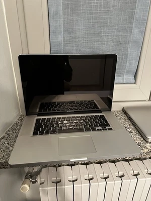 MacBook Pro 15 pollici 2011 NON FUNZIONANTE - Immagine 1 di 2