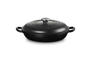 Le Creuset Cast Enamel Pot Buffet Casserole 26 cm Matte Black - Picture 1 of 5