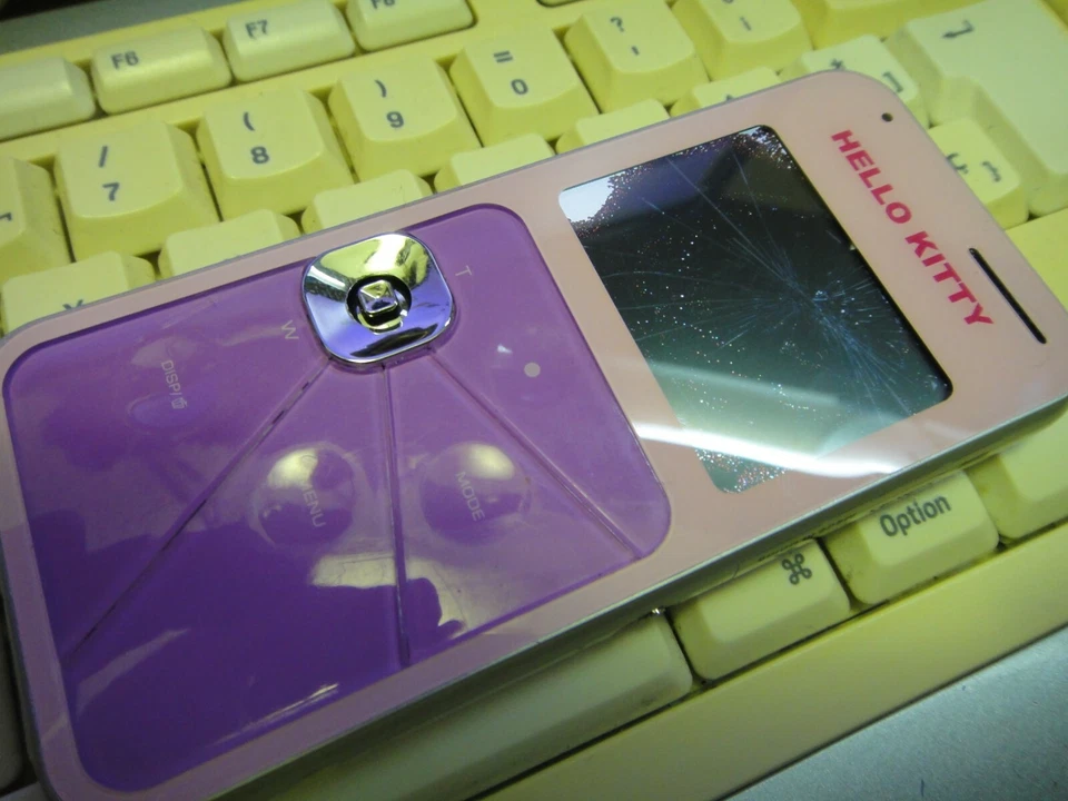 Hello Kitty Media Player PFP002Z pantalla rota para recambios España - Imagen 1 de 4