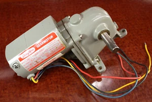 Dayton 2Z802 Gear motor 115v 1/15hp 50rpm 45in/lbs, Excellent Working Condition - Picture 1 of 7