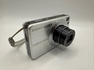 Sony Cyber-shot DSC-W130 8.1MP 4X Optical Zoom Compact + 8GB + Case - Picture 1 of 17