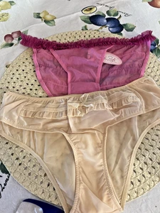 Renee Rofe/VS zwei Paar Größe SMALL Damen Muster RÜSCHENHÖSCHEN n NEU - Bild 1 von 5