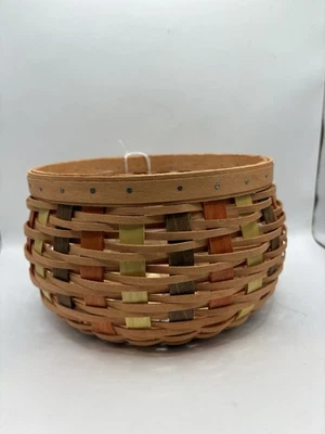 Cesta redonda Longaberger como Dresden and Company Foto 1 de 4