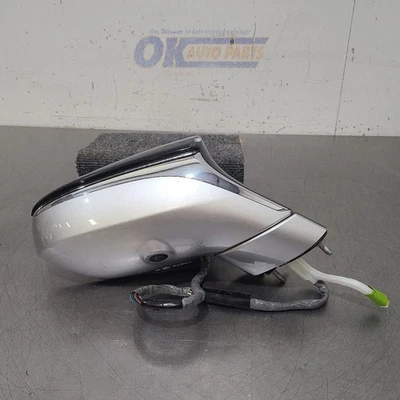 19 2019 LEXUS LS500 EXTERIOR SIDE VIEW MIRROR SILVER RIGHT PASSENGER - Image 1 of 4