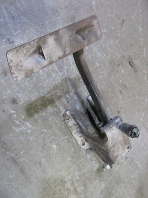 Cadillac Deville Fleetwood 1965 1966 montaje de pedal de freno interior Foto 1 de 3