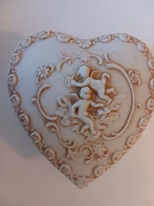 Vintage Lefton Ecru Bisque Trinket Box Heart Shaped 4 Inches - Picture 1 of 8