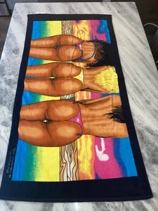 Toalla de playa vintage Bikini Butts años 90 arriesgada sexy algodón grande 60” X 30” ~Como nueva - Imagen 1 de 12