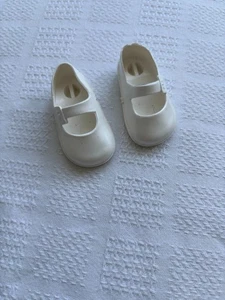 PAIRE DE CHAUSSURES BLANCHES POUR POUPÉE CATHIE DE BELLA - Imagen 1 de 2