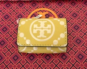 Coque pour AirPod Tory Burch en T-Monogramme Contraste - Photo 1 sur 8