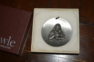 Vintage TOWLE PEWTER Mother and Child MARY JESUS Christmas Ornament Pendant nICE - Picture 1 of 2