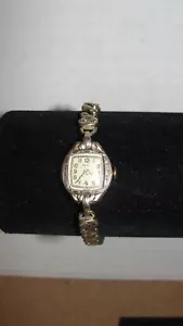 VINTAGE TRENT WIND UP LADIES WRIST WATCH - WORKING - Picture 1 of 4