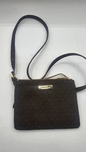 Michael Kors Small Purse - Picture 1 of 7