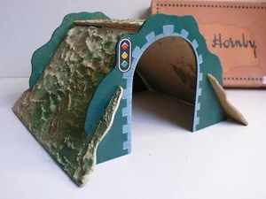 HORNBY ÉCHELLE "O" TUNNEL DÉMONTABLE BOIS ET STUC Ht17cm 1948 TBÉTAT N°3 - Imagen 1 de 7