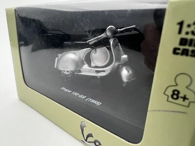 Vespa 150 Gs (1955) Toy Vehicle 1:32 Scale Model Diecast - Image 1 of 4