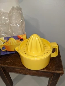 Kitchen Queen ~ Extractor/Exprimidor de Jugo Cítrico Naranja Limón ~ Amarillo ~ Nuevo En Caja - Imagen 1 de 7