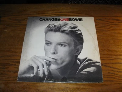 vinyl - David Bowie - ChangesOneBowie - ultrasonically cleaned - new sleeve - - Image 1 of 4