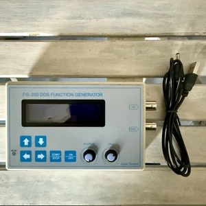 FG-200 DDS Function Generator - Bild 1 von 1