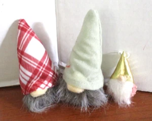 Set di 3 GNOMI PELUCHE~4"", 5"", 2,5"" Ornamento - Foto 1 di 4