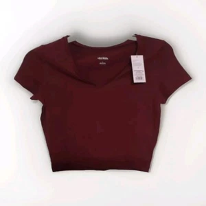 Short Sleeve V-Neck Cropped T-Shirt Wild Fable Women's Size Large Maroon - Picture 1 of 2