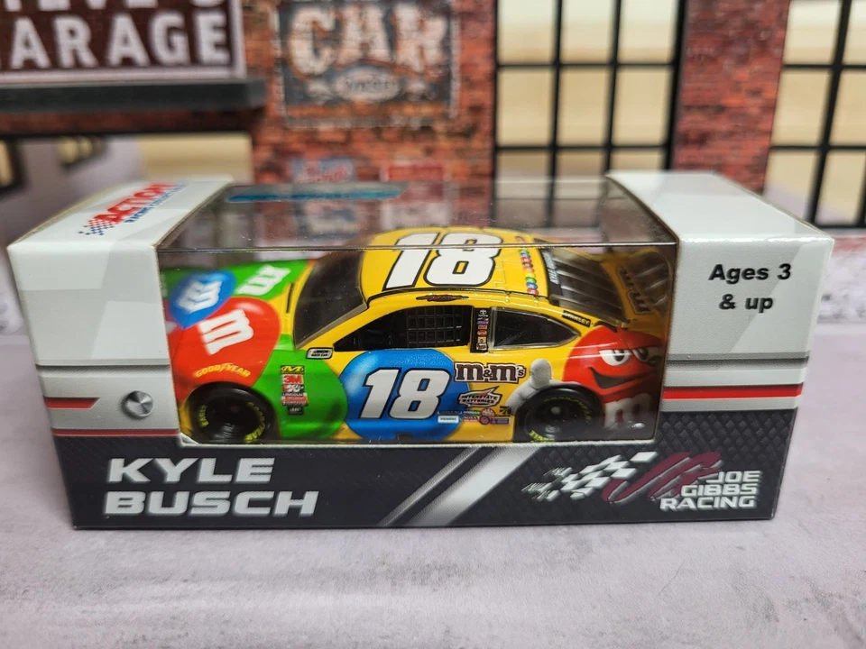 "RARO" 2018 Kyle Busch #18 M&Ms #18 1/64 NASCAR NUEVO SIN ABRIR Foto 1 de 1