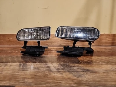 Lámpara antiniebla de alta calidad para Silverado '00-'06/Suburban '99-'02 nueva nunca usada Foto 1 de 4