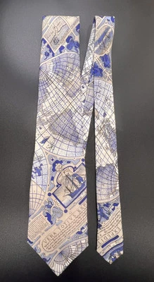 Corbata de seda Gianfranco Ferre blanca con estampado de mapa de expedición azul hecha en Italia Foto 1 de 2