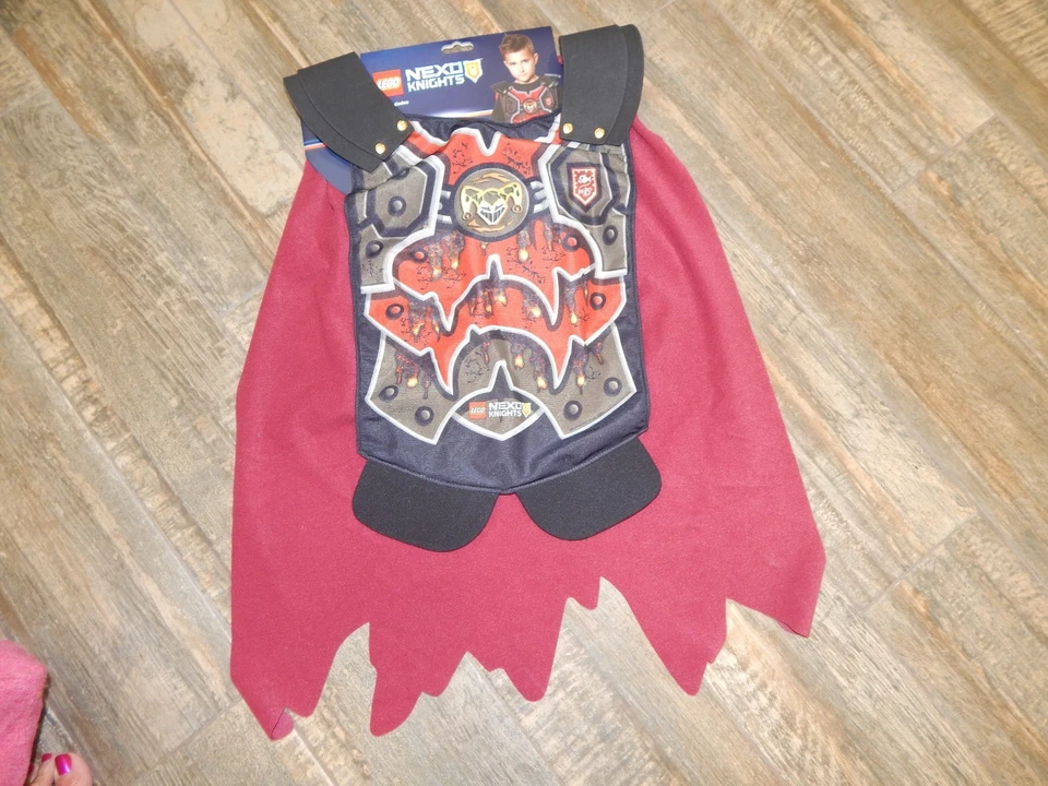 NUEVO Lego Nexo Caballeros Vestir Armadura con Capa Merlok Incluye Aplicación Gratuita Foto 1 de 1