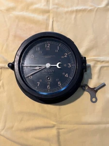WW 2 US NAVY CHELSEA SHIP CLOCK with KEY. 1944-1945. VERY GOOD CONDITION. WORKS! - Picture 1 of 9