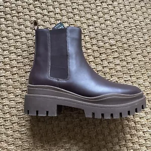 Vionic Womens Karsen Lugged Sole Chelsea Boots Shoes Maroon Red Size 9 NWT - Picture 1 of 8