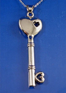 STERLING SILVER 2-SIDED HOLLOW HEART KEY PENDANT W/18" CHAIN - Picture 1 of 4
