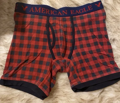 Cuecas boxer masculinas American Eagle AEO tamanho pequeno vermelho/azul marinho xadrez 6" novas sem etiquetas - Imagem 1 de 4