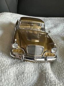 Danbury Mint 1957 Studebaker Golden Hawk 1/24 Scale - Picture 1 of 8