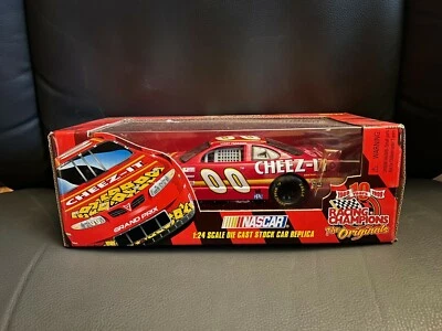 1999 Racing Champions 1:24 LARRY PEARSON #00 Cheez-It Grand Prix Diecast Car - Image 1 of 4