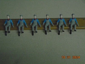 LIONEL 6108953095 ENGINEER FIGURE FITS 6-18953 NYC ALCO PA1 DIESEL & OTHER 6 PCS - Picture 1 of 8