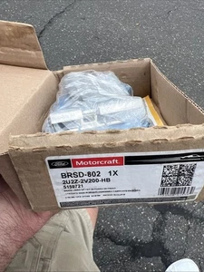 Disc Brake Pad Set-Pads - Superduty - Integrally Molded Motorcraft BRSD-802 - Picture 1 of 9