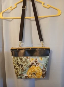 New Travel Sling Crossbody bag Brown Faux Leather Pastel floral canvas Zip Purse - Picture 1 of 11