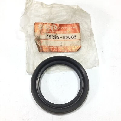 Front Axle Oil Seal 09283-50002 For Suzuki SJ413 SJ410 Samurai Jimny - Image 1 of 4