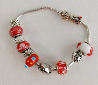 Icónico brazalete de cadena de serpiente con broche de Pandora con dijes rojos similares a Pandora #20319 Foto 1 de 4