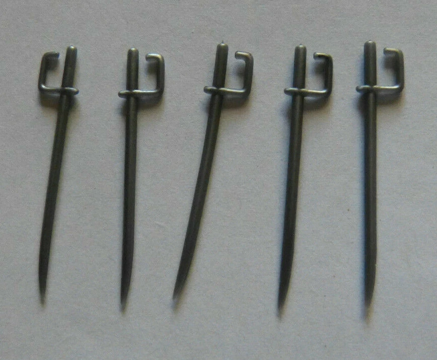 5 Timpo Toys Säbel - Image 1 of 1