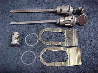 New Door Ignition Locks & Retainers Gaskets Keys Mack R Series Truck 1966 -2005 - Image 1 of 3