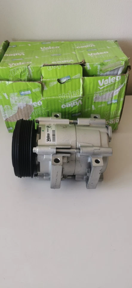 Valeo AirCon Compressor Fits Ford Galaxy/Scorpio/Mondeo/Cougar/Transit  1018267 - Image 1 of 4