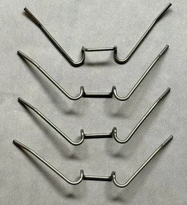 GENUINE CIBIE OSCAR LENS & REFLECTOR RETAINING CLIPS - SET OF 4 - Picture 1 of 2