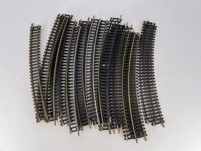 HO 9" 18R Curved Track Lot of 20 Mixed Atlas AHM Tyco Bachmann Brass Nickel Fair - Image 1 of 4