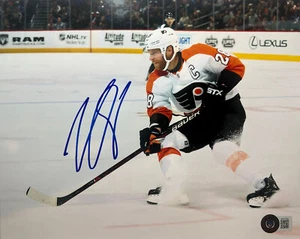 CLAUDE GIROUX Philadelphia Flyers Signed Autographed 8x10 Photo Beckett COA - Picture 1 of 2